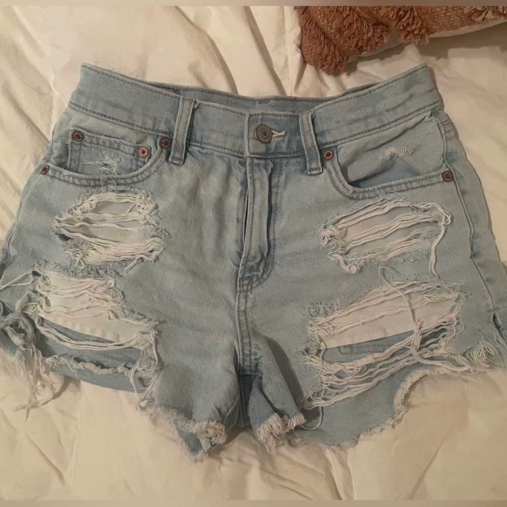American Eagle Strigid Distressed Light Blue Denim Shorts size 00